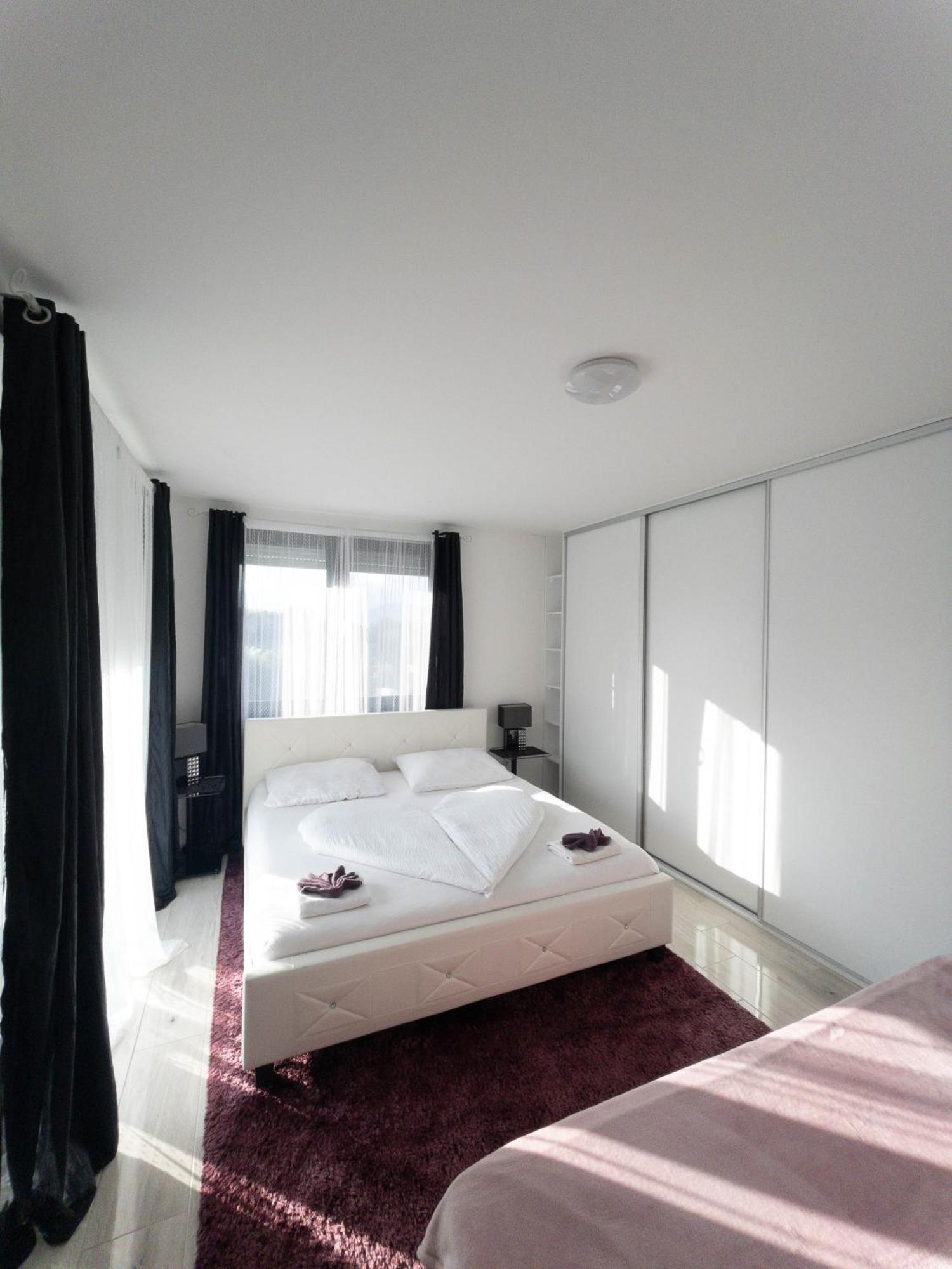 Apartman Navrchu Brezno Eksteriør billede