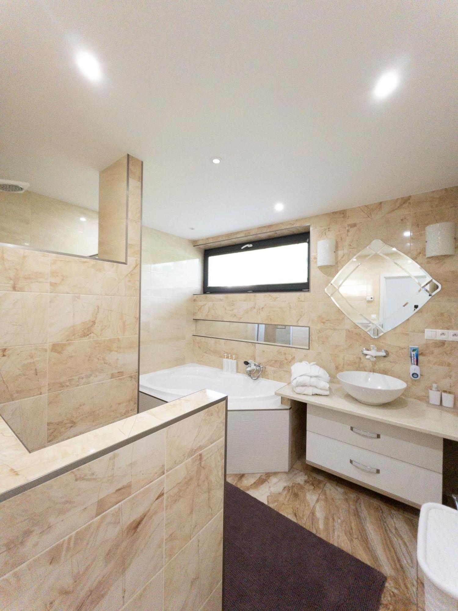 Apartman Navrchu Brezno Eksteriør billede